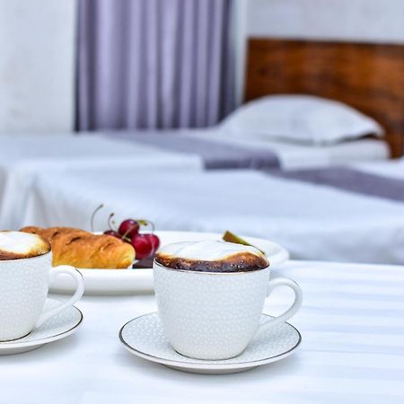 Hotel Chveni Sakhli Batumi Bagian luar foto