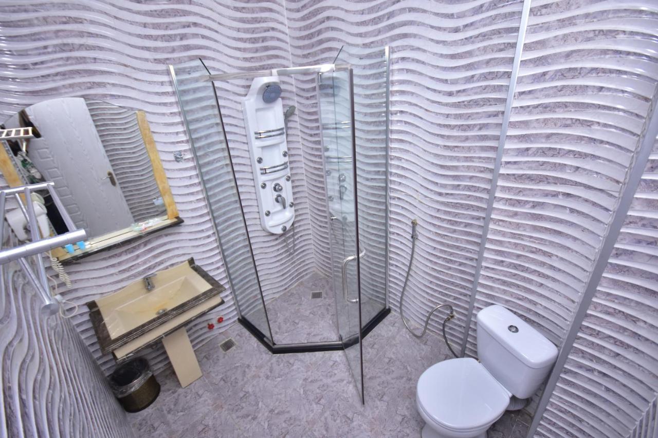 Hotel Chveni Sakhli Batumi Bagian luar foto