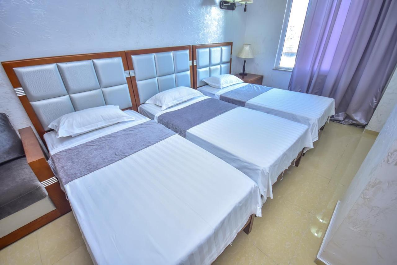 Hotel Chveni Sakhli Batumi Bagian luar foto