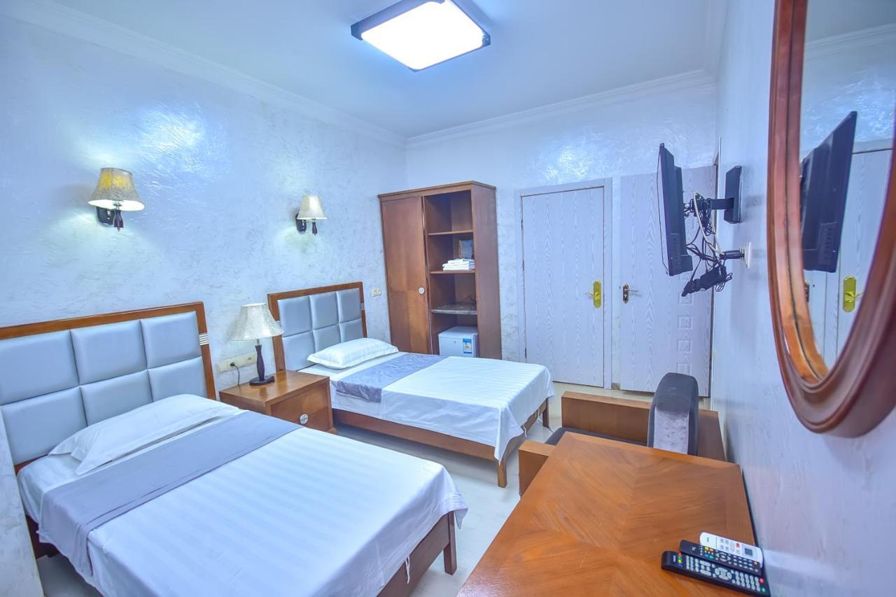 Hotel Chveni Sakhli Batumi Bagian luar foto