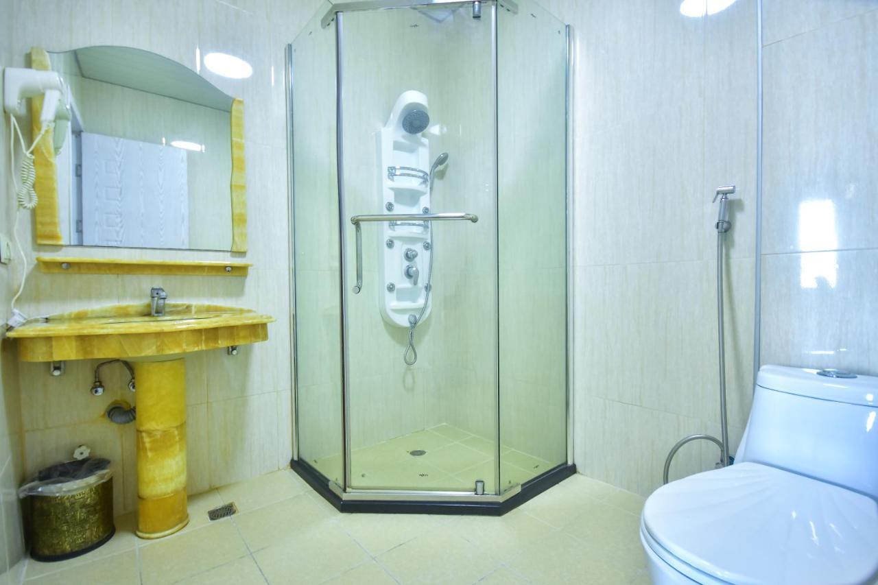 Hotel Chveni Sakhli Batumi Bagian luar foto