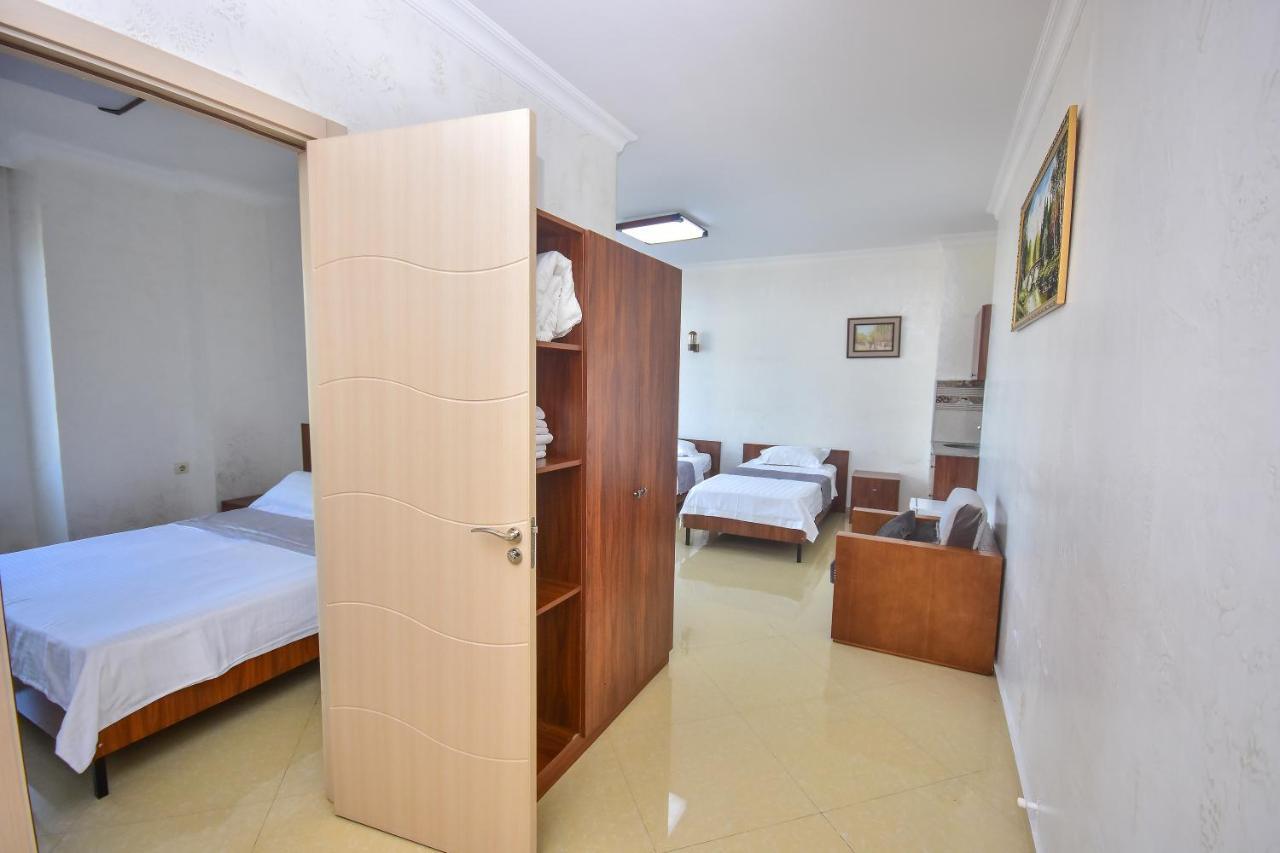 Hotel Chveni Sakhli Batumi Bagian luar foto