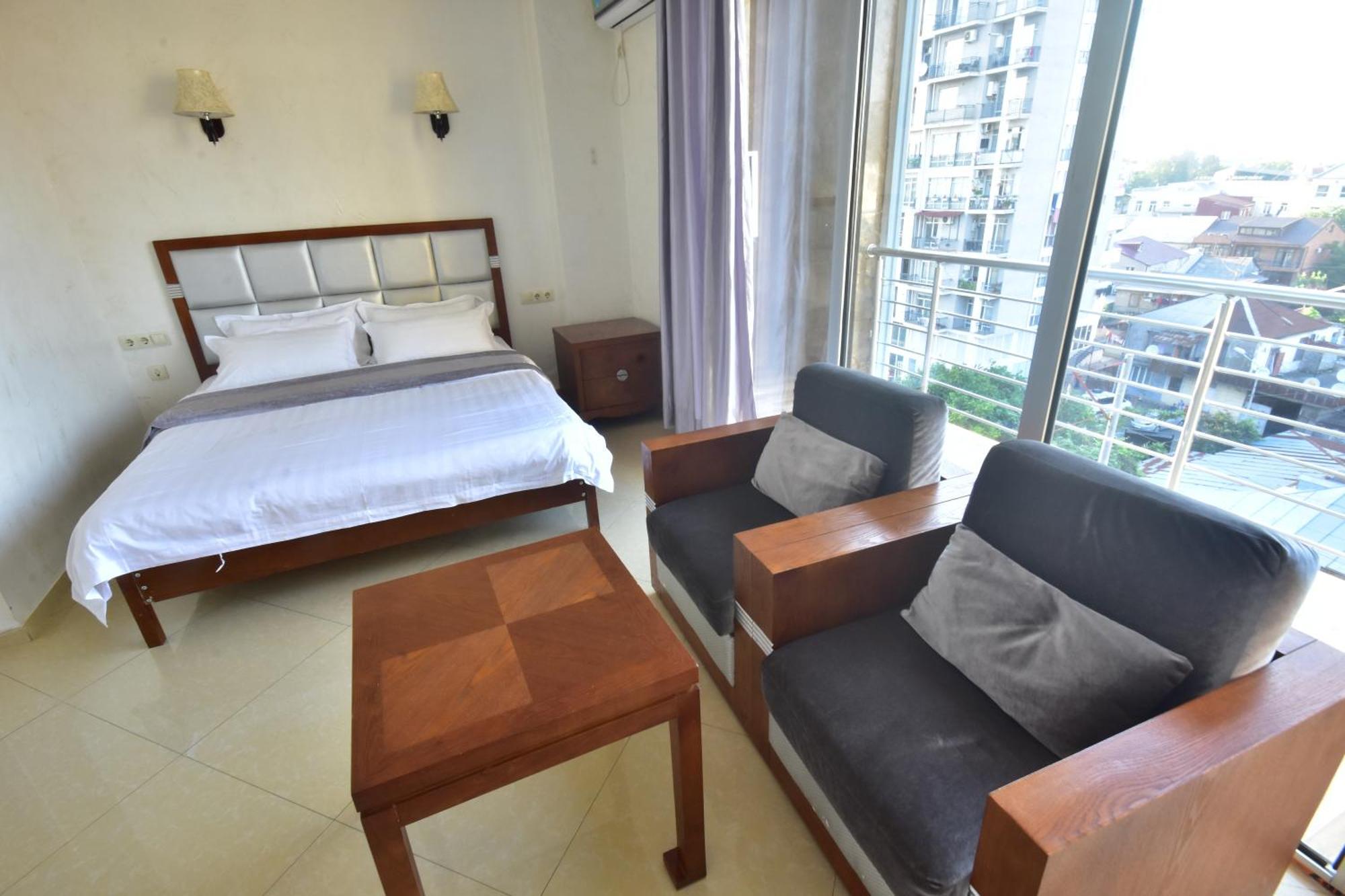Hotel Chveni Sakhli Batumi Bagian luar foto